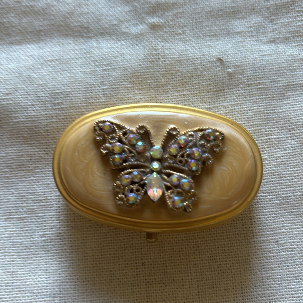 Spring Street Gold box